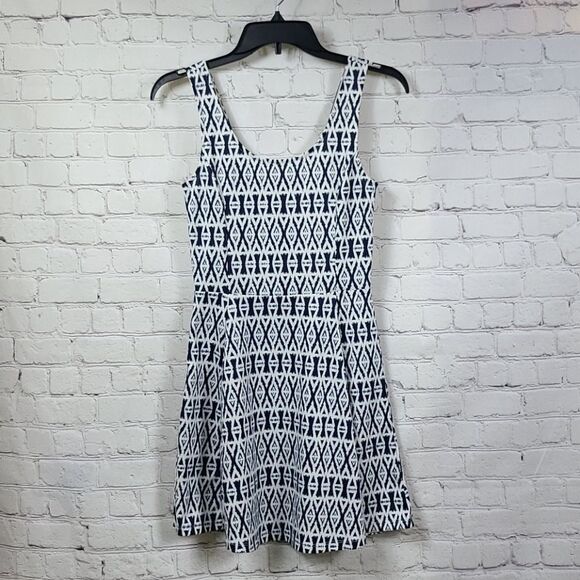 H&M Divided Blue White Tribal Print Skater Dress Stretch Sleeveless Tank Knee 6 - Picture 11 of 11